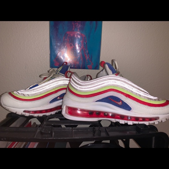 Shoes - Picture 2 of 5